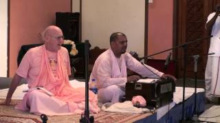 HH Muni maharaj is singing quotheart meltdownquot bajans for the pleasure to Srila Gurudeva [upl. by Enila]