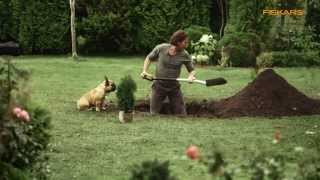 La Saga des Voisins FISKARS  Publicité TV 2015 Xact outils de jardinage Nouvelle Génération [upl. by Ymmat]