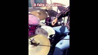 A falta de palitos Buenas son las perchas improvisando argentina drums drummer music [upl. by Banebrudge]