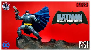 MAFEX  THE DARK KNIGHT RETURNS  Armored Batman 146  Video En Español [upl. by Jojo]