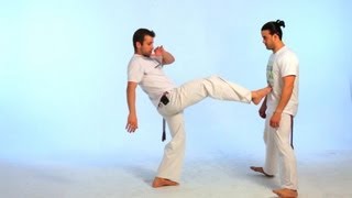 How to Do the Ponteira  Capoeira [upl. by Netsua]