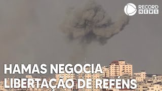 Qatar negocia libertação de reféns com o Hamas [upl. by Mlehliw]