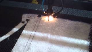 Corte de fibra de vidrio con Laser Rynk RKL9012 [upl. by Sperling]