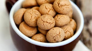 Traditional Italian Amaretti Biscuit Recipe [upl. by Suivat]