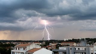 Orage du 23 juillet 2014  Nîmes  Foudre [upl. by Yttak]