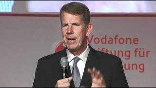 Begrüßungswort von CEO Fritz Joussen zum Innovationspreis 2012 [upl. by Tobin]