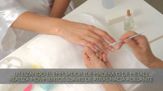 Cómo utilizar correctamente el empujador de cutículas  Tips para Manicura [upl. by Rowland]