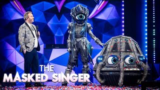 Behind The Mask  Space Babe  The Masked Singer  Seizoen 4  VTM [upl. by Atinar178]