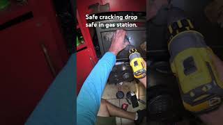 Safe cracking drop safety deposit in gas station safecracking drill safelockout safteydeposit [upl. by Sida]