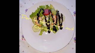 Der leckere Salat mit GarnelenStarter salad with prawns Entrée salade et crevettesRolyspot [upl. by Ytteb565]