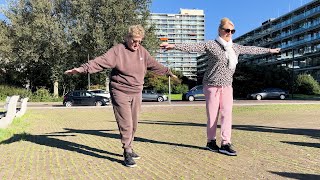 Ouderen sporten tegen eenzaamheid ‘Ik ben nu mijn lenigheid aan het trainen’ [upl. by Evanne]