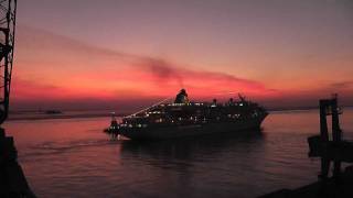 ARTANIA amp AMADEA  Ablegen in Bremerhaven am 28911 zu Sonnenuntergang [upl. by Laspisa]