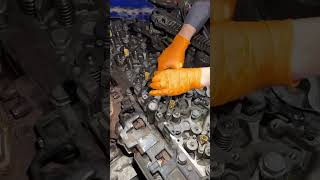 Installing the head on Paccar MX13 diesel engine on Kenworth T680 mechanic truckdriver install [upl. by Tsuda]