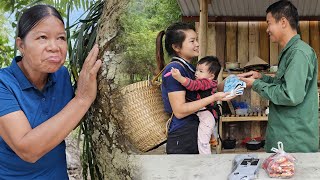 17yearold girl picks beans to sell buying essentials for her husband going to the military [upl. by Atinrehs]