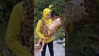 Nina bobo sambil diayun ayun funny shorts [upl. by Loriner288]