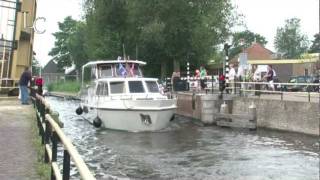 Elfstedentocht te water met meer boten [upl. by Nnairret]