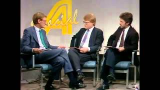 Lars Adaktusson frågar Carl Bildt om bilarna i Norra Grekland [upl. by Vudimir]