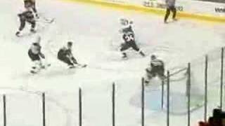 Sidney Crosby Spin Pass to Dominic Moore [upl. by Hilliard]