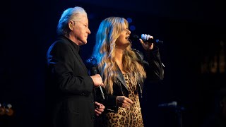 Trisha Yearwood and Don Henley on Austin City Limits quotWalkaway Joequot [upl. by Adnilam892]