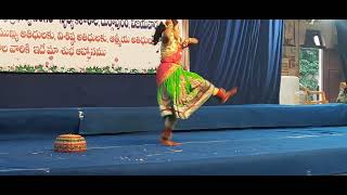 Abba vaadu entha chakkanodu folk song performed by anwitha honey at durgapuram vijayawada govt nck [upl. by Lovel]