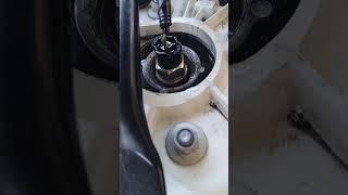 Range Rover right front shock leak  error code  C113066 [upl. by Quartus144]