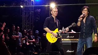 Kirana  Dewa 19 ft Ari Lasso  At Festival 90s 2017 [upl. by Remmos]