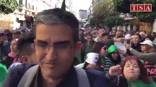 Alger  les manifestants rendent hommage à la moudjahida Djamila Bouhired [upl. by Arracot]