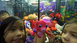 WINNING At The Claw Machine Skill Crane Plush Toys With Piglette [upl. by Eegnat]