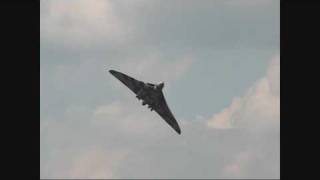 Vulcan Display Biggin Hill 2009 [upl. by Ahsemed278]