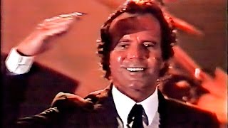 Julio Iglesias  Hey live Remastered [upl. by Naerol356]