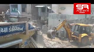 JUHAPURA FATEHWADI ME GAIR KANOONI BANI MILKATO KA AMC NE POLICE PROTECTION SAATH KIYA DEMOLITION [upl. by Motch984]