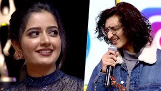 Ashika Ranganath Adoring Sanjith Hegdes Beautiful Singing At South Award Show [upl. by Yngiram]