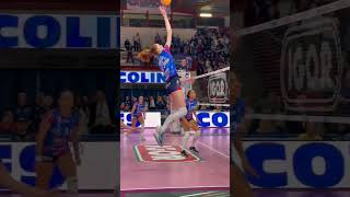 NOVARA VOLA IN SEMIFINALE SCUDETTO 🔥 volleyball pallavolo volley [upl. by Aehsal986]