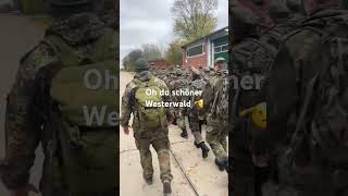 Ich liebe Marschlieder 🥳🫡 bundeswehr kameradschaft rekrut grundausbildung military [upl. by Kolivas]