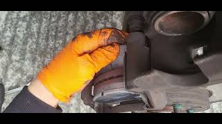 how to change front brake pads without using brake rewinding tool mazda demio 08 [upl. by Heinrich]