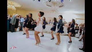 Esküvői meglepetés tánc a vőlegénynek 2018  Bride and bridesmaids surprise wedding dance [upl. by Narik]