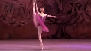 Medora Variation Act 2  Zakharova  Dronina Comparison [upl. by Ainud]