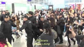 李鍾碩 Lee JongSuk 이종석 Hong Kong Airport Departure to Incheon 20160122 [upl. by Akihsal416]