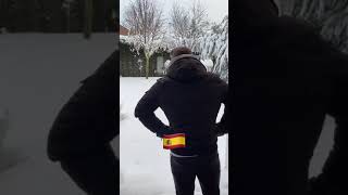 CUANDO NIEVA EN ESPAÑA 🇪🇸 VS RUSIA 🇷🇺 shorts youtubeshorts tiktok [upl. by Outhe]