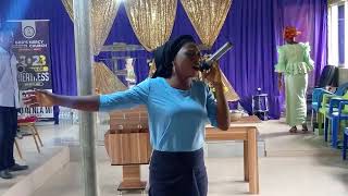 Sis Praise ministering in worship Olorun Mi Olorun MiIwo l’Oju ti mo fi n’riran [upl. by Giselbert20]