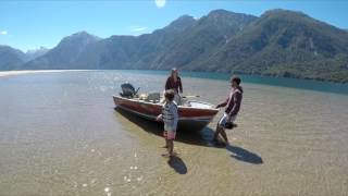 LAGO YELCHO Patagonia Chile Río Futaleufú Chaitén Lund Boats Carretera Austral Chinook Trucha [upl. by Lunette3]