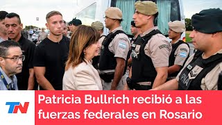 Patricia Bullrich recibió a las fuerzas de seguridad que llegaron a Rosario [upl. by Dorrehs]