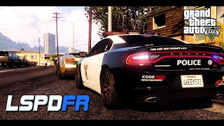 GTA V POLICIA LSPDFR  PERSECUCION A CAMIONETA BLINDADA [upl. by Einnahc]