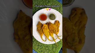 Tasty pumpkin ￼flower pokode 💕🤤 foodlover indianfoodrecipe recipivlog indiansnackrecipe food [upl. by Monjo624]