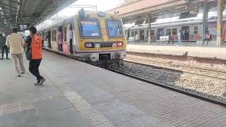 Mumbai local train video on the way railway station  local trains Mumbai ghatkopar railway station [upl. by Atrim347]