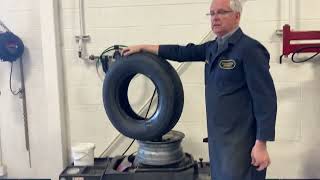 Automotive Lecture Changing tires on coats 4040 a tire machine [upl. by Eiramrebma679]