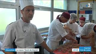 Pithiviers  les apprentis cuisiniers ont préparé un repas de 1945 [upl. by Julienne201]