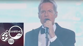 Sanremo 2019  Claudio Baglioni apre la seconda serata sulle note di quotNoi noquot [upl. by Carissa473]