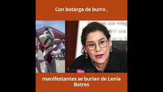 Con botarga de burro  manifestantes se burlan de Lenia Batres [upl. by Almena]