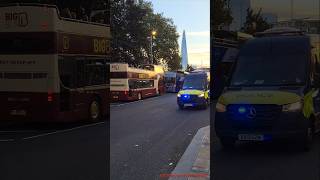 Polizei mit BlaulichtEinsatz in London  England 2024  Shorts [upl. by Beattie98]